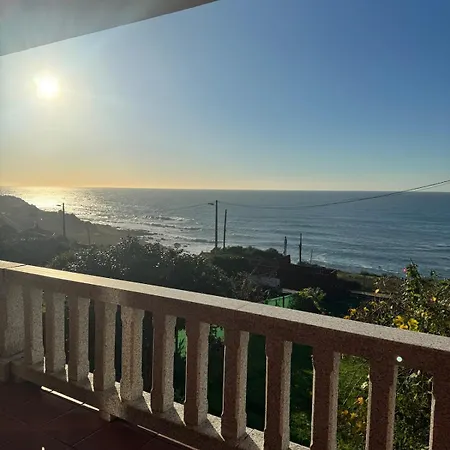Cerca De Baiona Con Vistas Al Mar